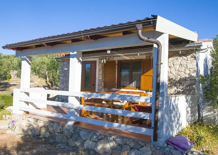 House Bellatrix Nyaraló